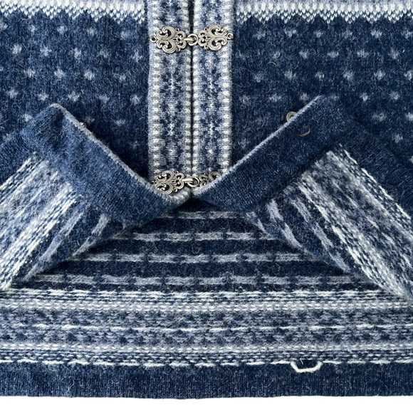 Skyr 100% Wool Fair Isle Cardigan Sweater Metal
Buttons Red Black Sz L EUC - Picture 5 of 5